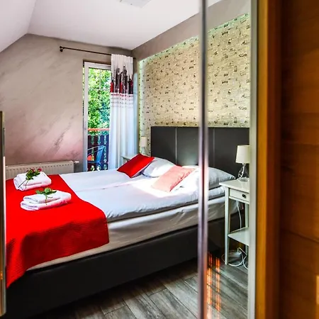 Hotelove Z Sauna דירה קרפאז'