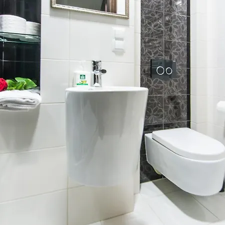 Hotelove Z Sauna קרפאז'